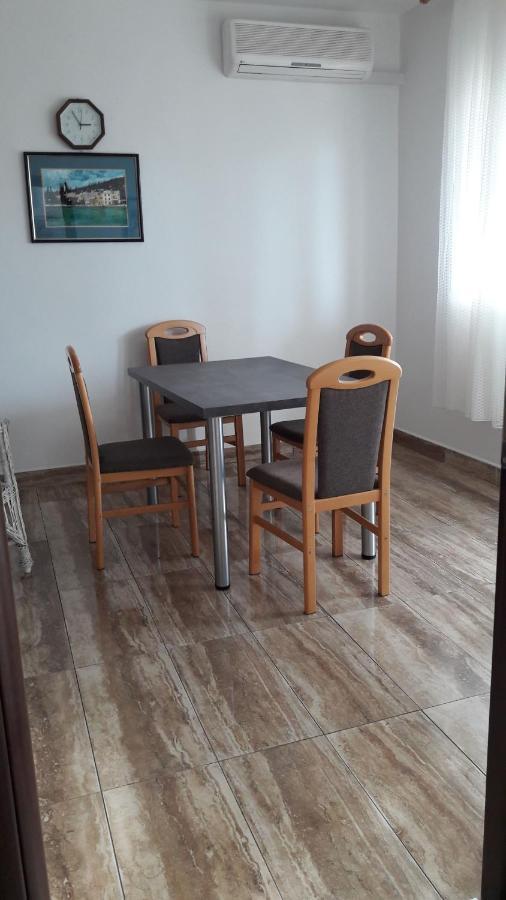 Apartmani S Dvije Spavace Sobe 4 Osobe เซลเซ ภายนอก รูปภาพ